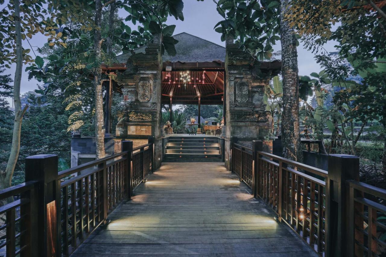 The Sebali Resort Ubud Eksteriør bilde The bridge leading to the restaurant